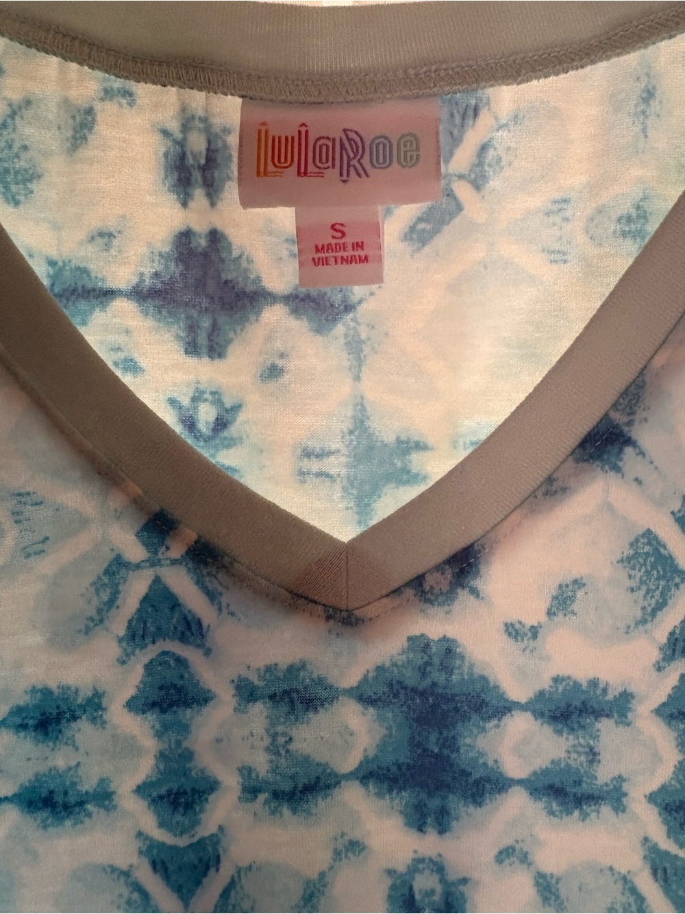 LuLaRoe Blue and White Tie-Dye V-Neck Top